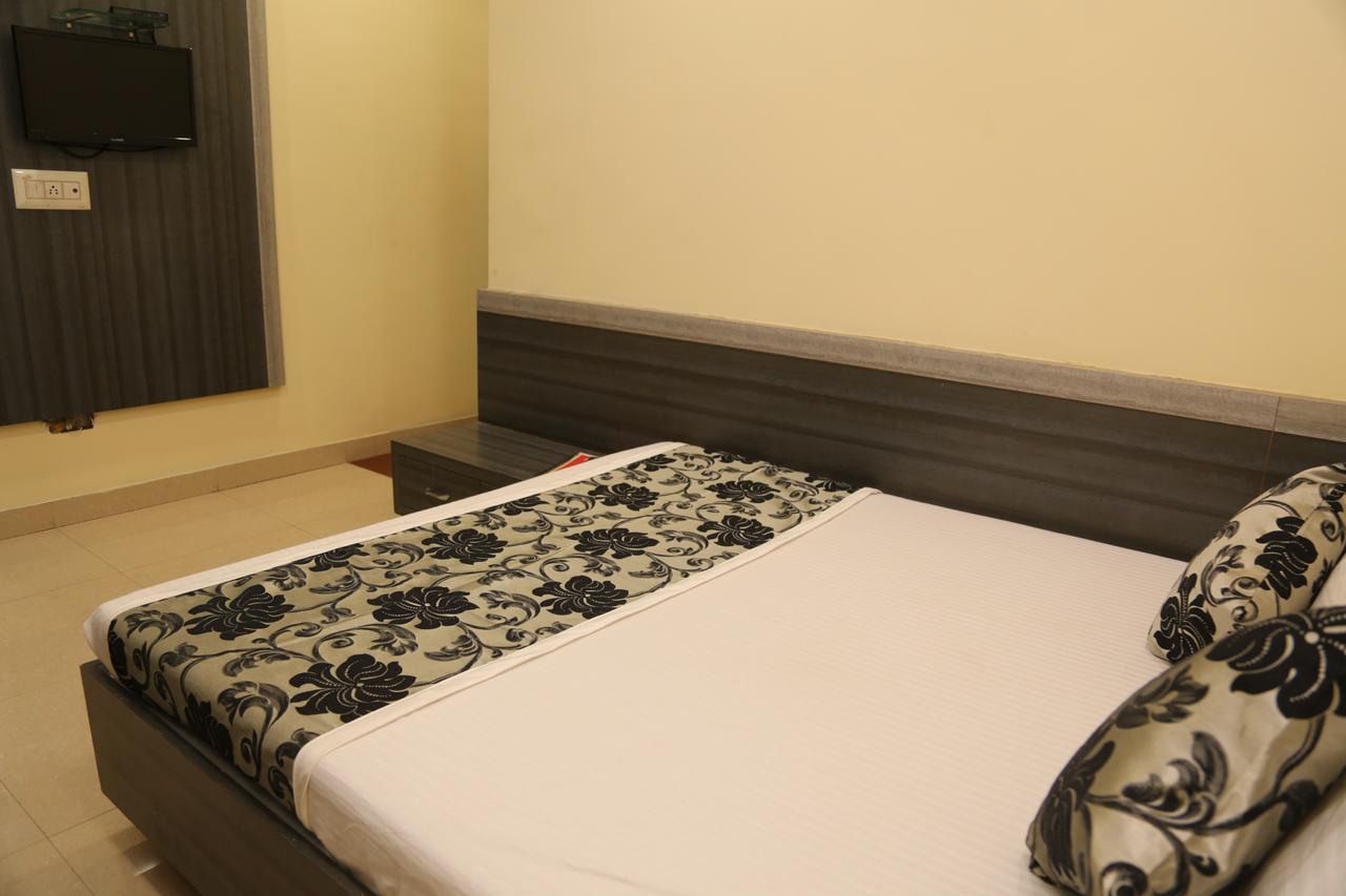 Hotel Heena Plaza Abu Road Exterior photo